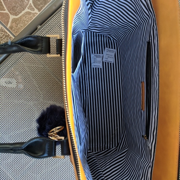 Handbag - Picture 7 of 8